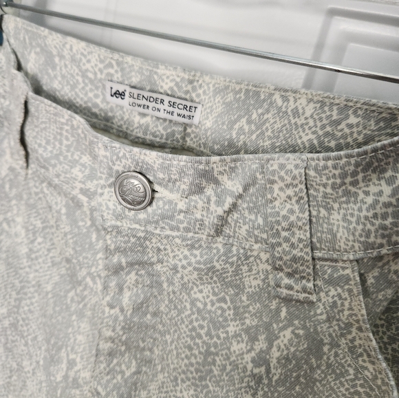 NWT Lee Slender Secret Mid Rise Straight Leg Snakeskin Pattern Size 18 Plus - Picture 4 of 5